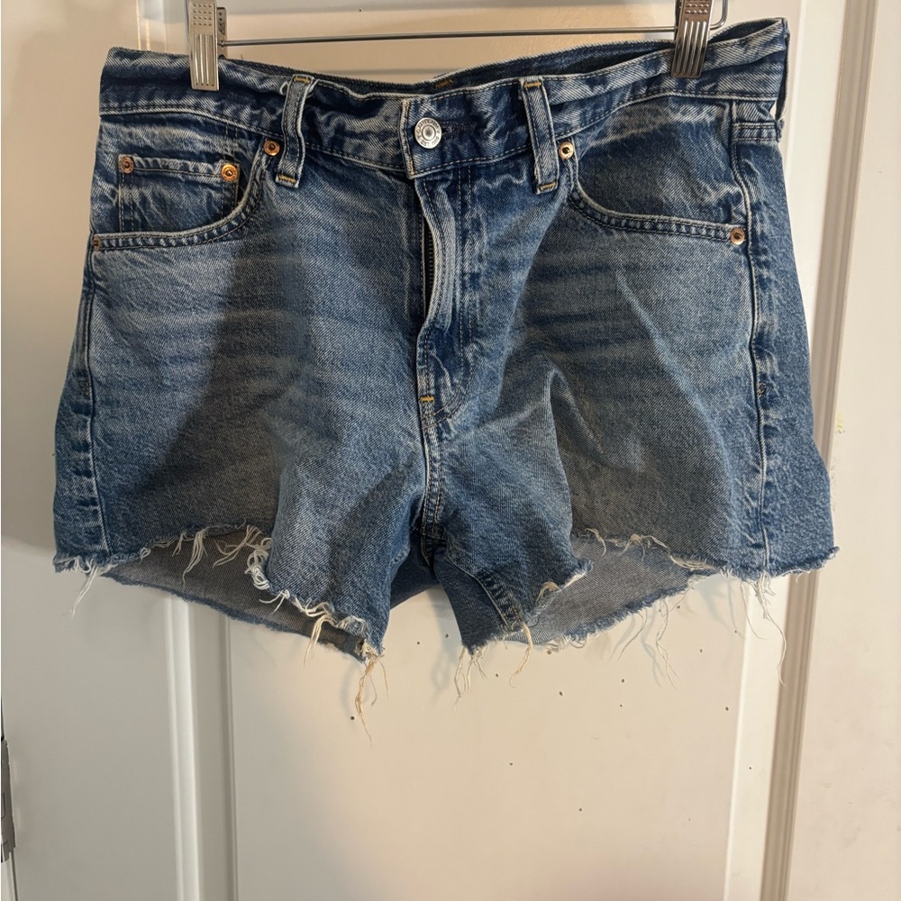 GAP low stride Blue Denim Shorts size 28/ 6 R EUC